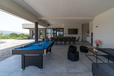 New! Luxury Villa Madre