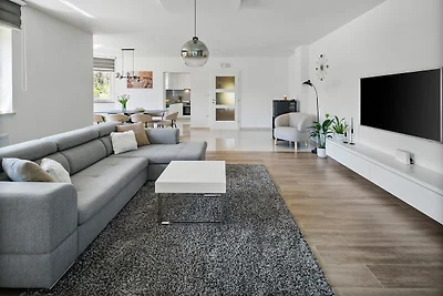 NEW! Villa Green Escape