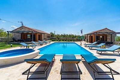 Promina Luxury Villa
