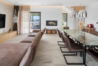 NEW! Villa Briig