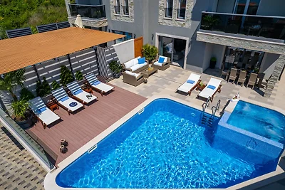 Luxus VILLA BANE beheizter Pool