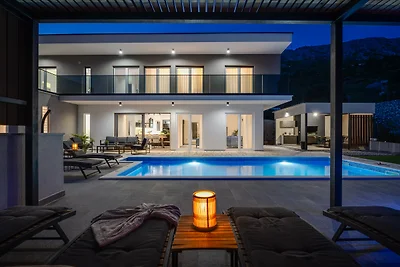 Villa Hill mit privatem Pool