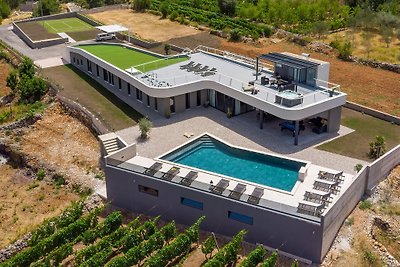 New! Luxury Villa Madre