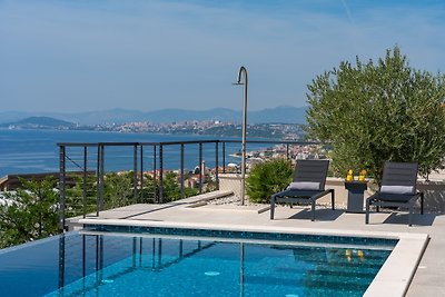 NEW! Stylish Villa Olea with heated pool and panoramic sea views