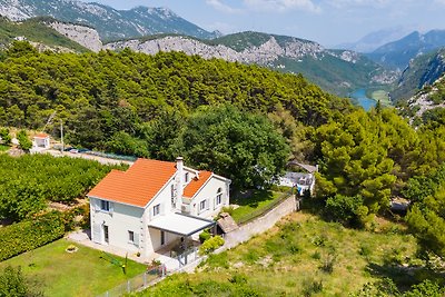 VILLA Provos bei Omiš mit Pool