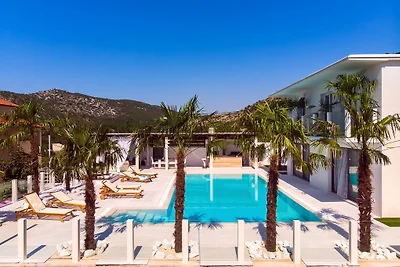 VILLA KARIBIK