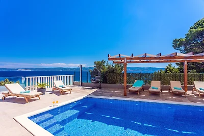 Villa Matan- Pool mit Meerblick