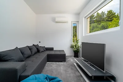 NEW! Seaview Villa ABA