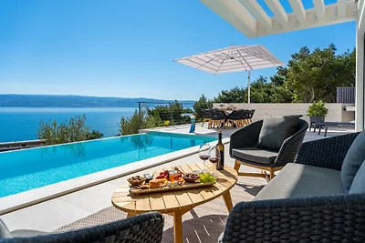 Luxuriöse Villa Andoris