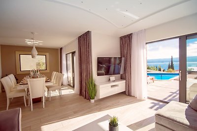 Luxus VILLA BANE beheizter Pool