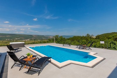 Villa Dalmatia mit beheiztem Pool