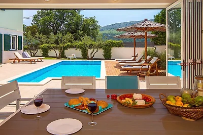 Villa STOZAK, in der Nähe von Omiš
