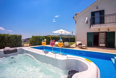 Villa Calma mit beheiztem Pool