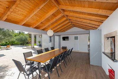 NEW! Villa Green Escape