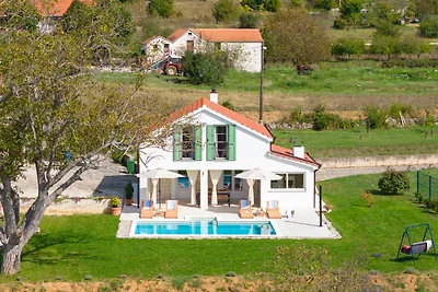 NEW villa Providenca