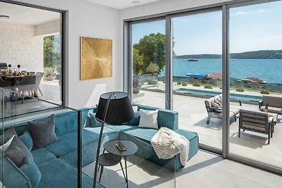 Beachfront Villa Luminara