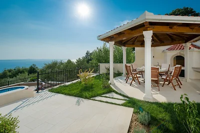 Luxus-Villa MAJA mit Jacuzzi, Pool