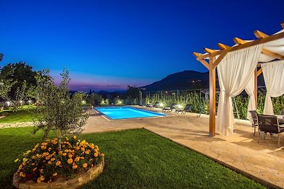 VILLA ROKO mit Pool,4 Schlafzimmern