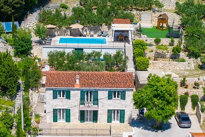 VILLA B2B mit beheiztem privat Pool
