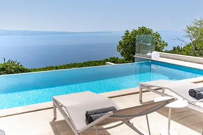 NEW! Seaview Villa Nautique