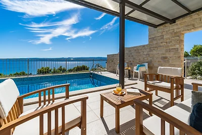 Villa Oslo, Pool & Blick aufs Meer