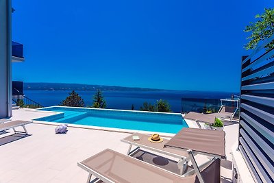 Villa Belvedere with pool, seaviews