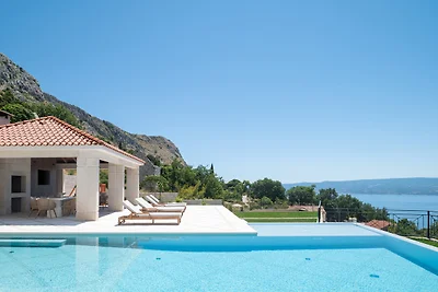 NEW! Royal Villa Petra