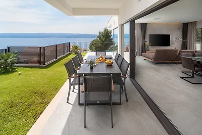 NEW! Villa Briig