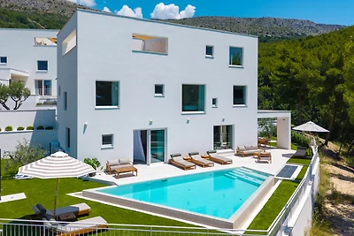 NEW! Seaview Villa C