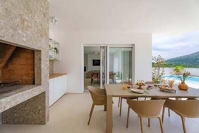 NEU! Villa Tenera