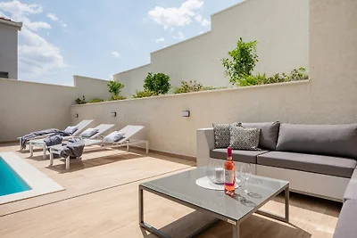 NEUE Villa Astera -beheizter Pool