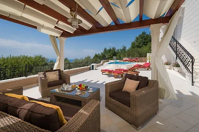 Luxus-Villa MAJA mit Jacuzzi, Pool