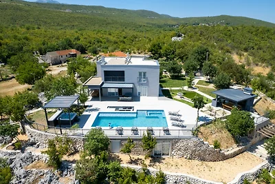 NEW! Villa River Rose