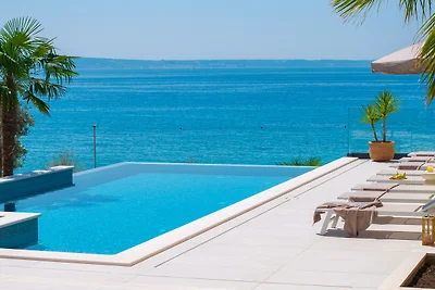 NEW! Seaview Villa Bota