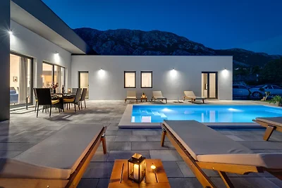 Neu! Villa Mir mit privatem Pool