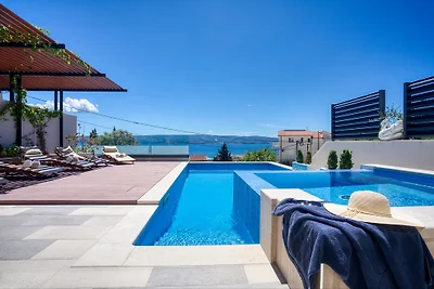 LUXURY VILLA PARADISE in Duće