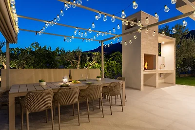 New villa Veluri