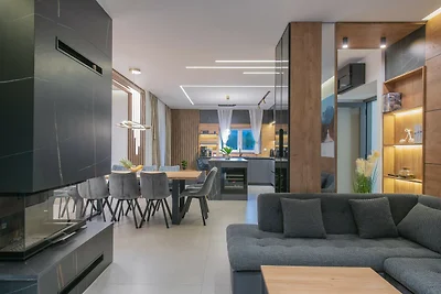 NEW! Villa River Rose