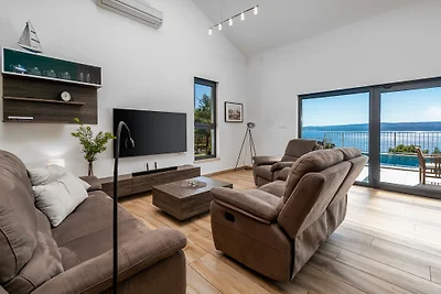 Villa Oslo, Pool & Blick aufs Meer