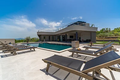 New! Luxury Villa Madre