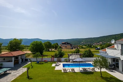 Villa Anja mit beheiztem Pool