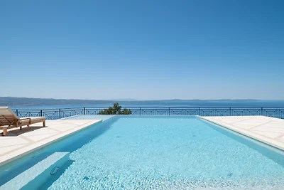 NEW! Royal Villa Petra