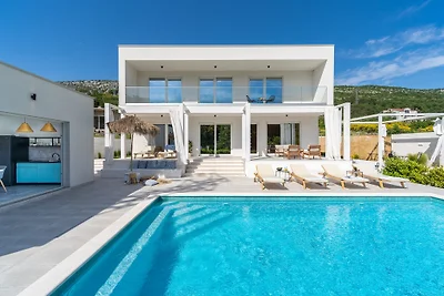 VILLA ZEN mit 32m2 Pool, 7km Strand