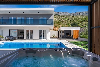 Villa Hill mit privatem Pool