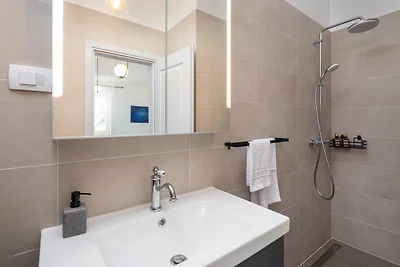 Ein eigenes Badezimmer mit Duscheung. Ein eigenes Badezimmer mit Duscheung.