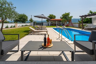 Villa Anja mit beheiztem Pool