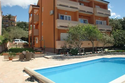 Haus Sany mit Pool