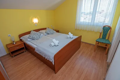 Haus Sany mit Pool