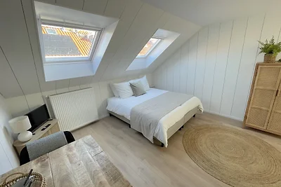 Barefoot Beach Studio