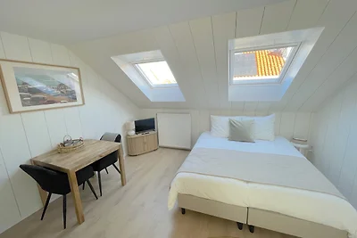 Barefoot Beach Studio